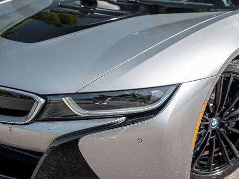Used 2019 BMW i8 Coupe AWD/4WD image 4