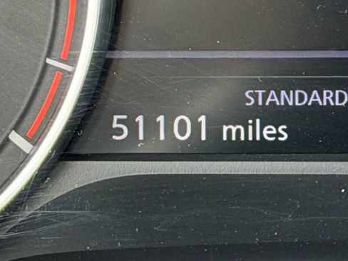 Used 2024 Nissan Rogue S image 8