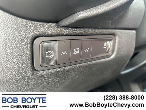 New 2025 Chevrolet Equinox EV RS image 9