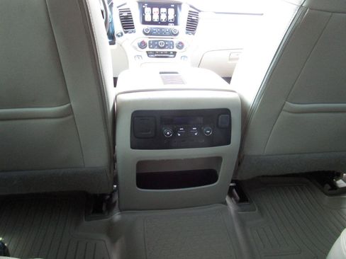 Used 2019 GMC Yukon Denali w/ Denali Ultimate Package AWD/4WD image 16