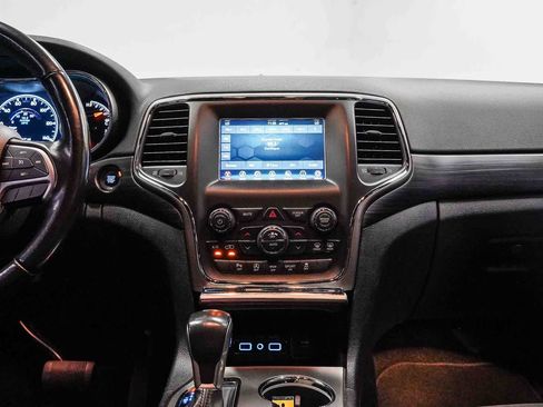 Used 2021 Jeep Grand Cherokee Laredo RWD image 13