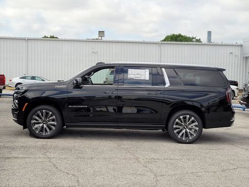 New 2026 Chevrolet Suburban High Country AWD/4WD image 18