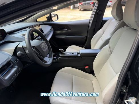 Used 2024 Toyota Prius XLE image 9
