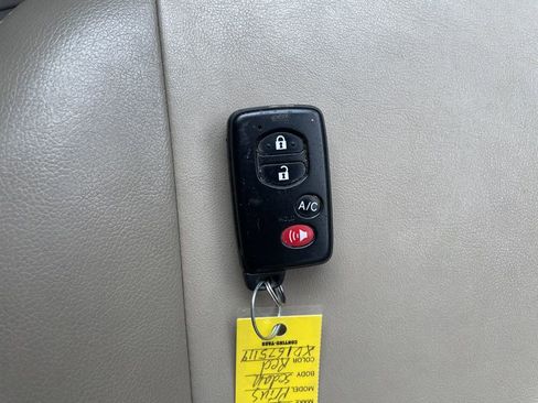 Used 2013 Toyota Prius Four w/ Deluxe Solar Roof Pkg image 23