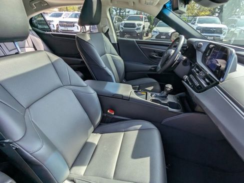 Used 2025 Lexus ES 300h w/ Premium Package image 20