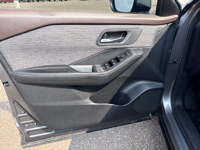 Certified 2023 Nissan Rogue SV FWD image 11