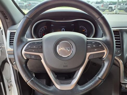 Used 2021 Jeep Grand Cherokee Laredo image 17