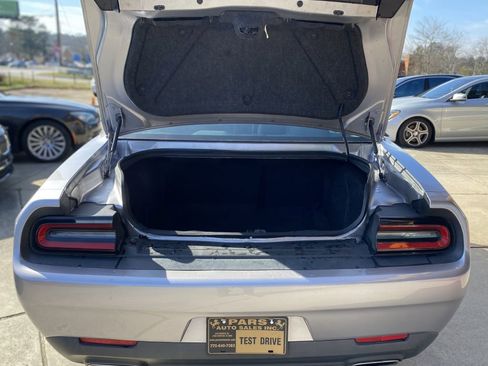 Used 2016 Dodge Challenger SXT image 15