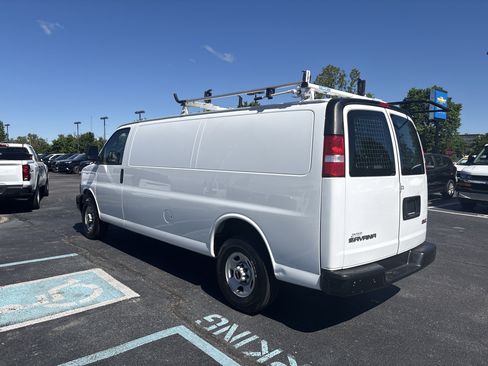 Used 2023 GMC Savana 2500 Extended w/ Driver Convenience Package RWD image 5