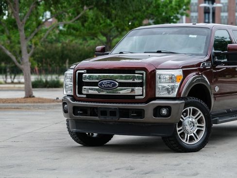 Used 2015 Ford F250 King Ranch w/ FX4 Off-Road Package AWD/4WD image 8