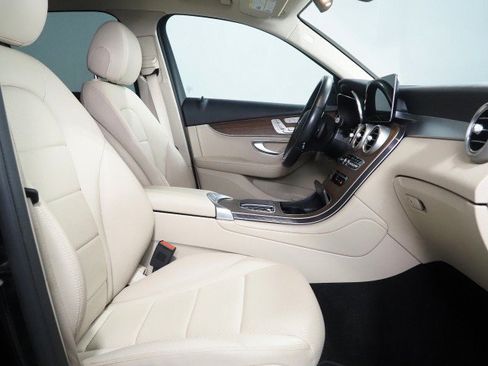 Used 2022 Mercedes-Benz GLC 300 4MATIC image 14