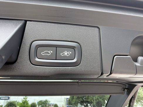 Certified 2023 Volvo XC60 B5 Plus w/ Climate Package FWD image 27