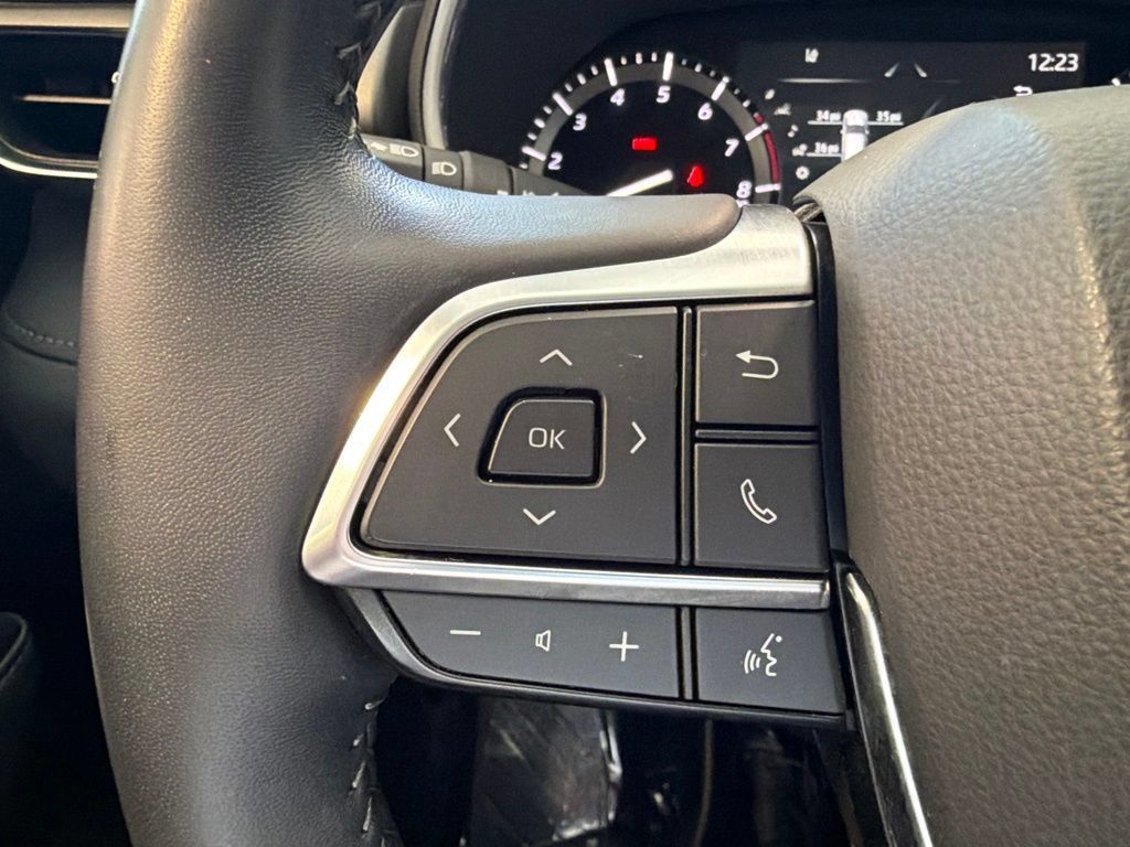 Used 2021 Toyota Highlander Limited AWD/4WD image 15