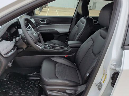 New 2026 Jeep Compass Latitude AWD/4WD image 11