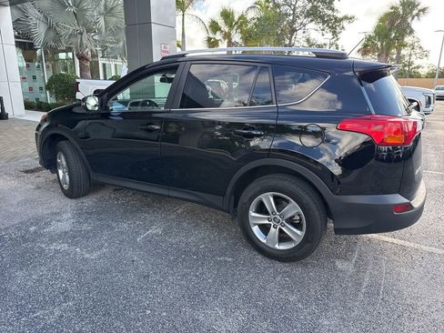 Used 2015 Toyota RAV4 XLE FWD image 4