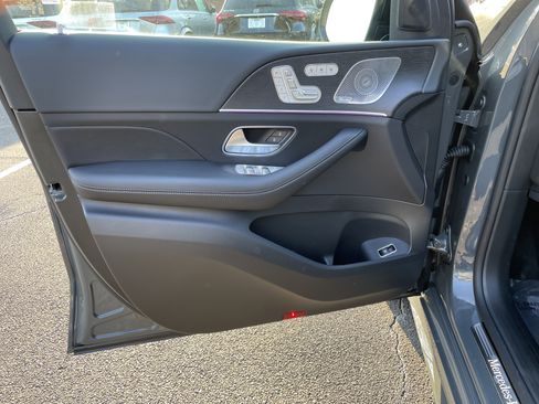 New 2026 Mercedes-Benz GLS 450 4MATIC image 17