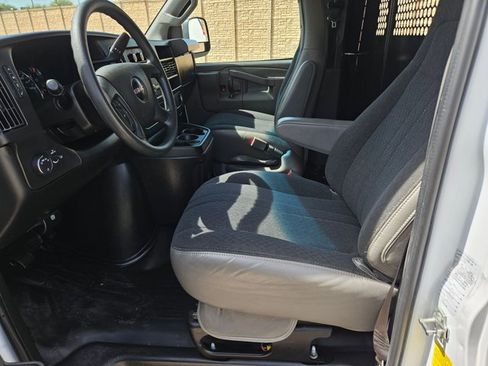 Used 2023 GMC Savana 2500 w/ Driver Convenience Package image 13
