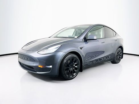 Used 2021 Tesla Model Y Long Range image 3