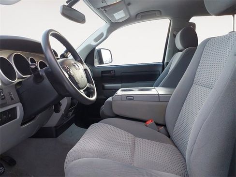 Used 2011 Toyota Tundra 4x4 CrewMax w/ Tow Pkg image 9