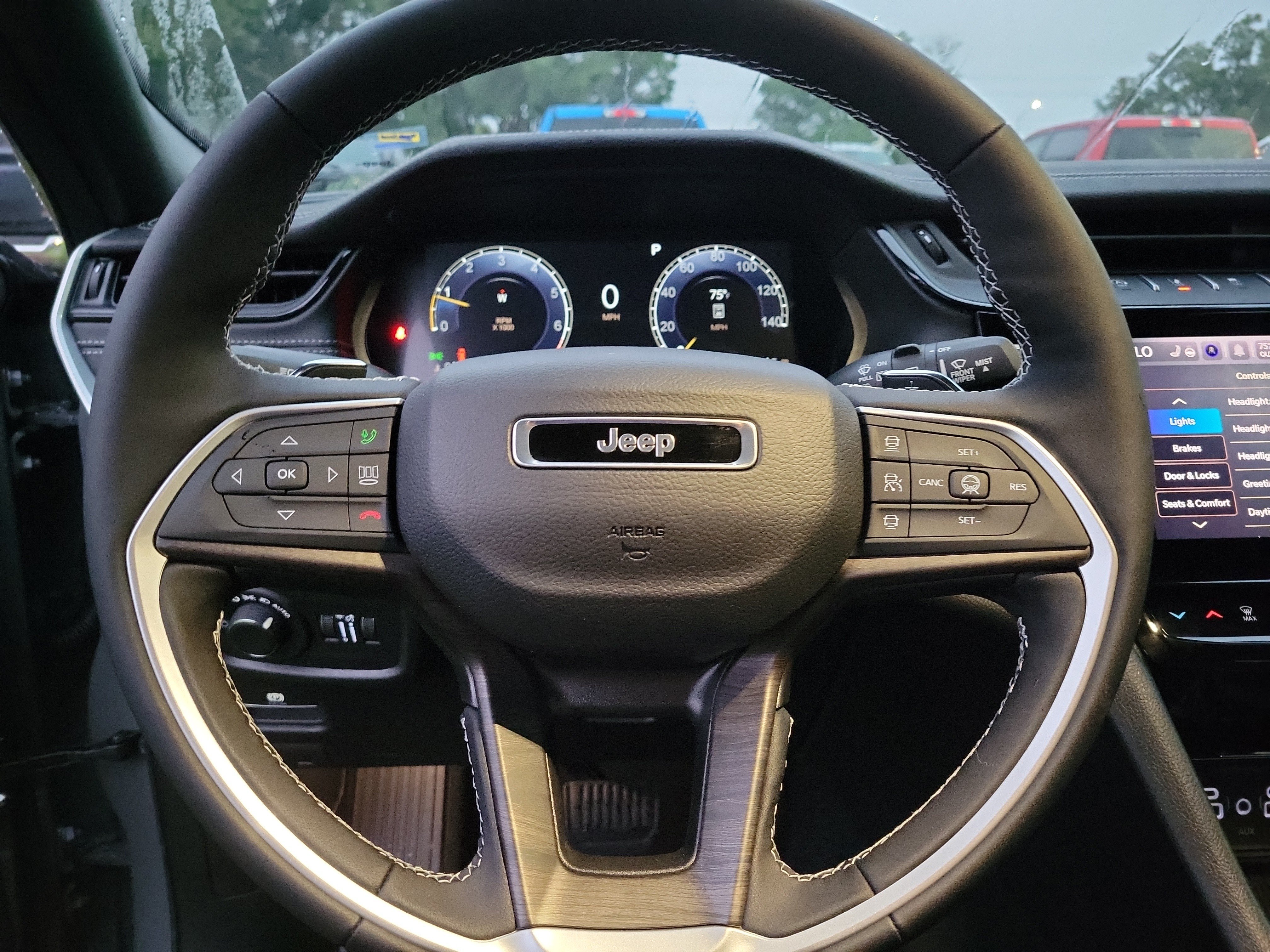 New 2027 Jeep Grand Cherokee Altitude RWD image 16