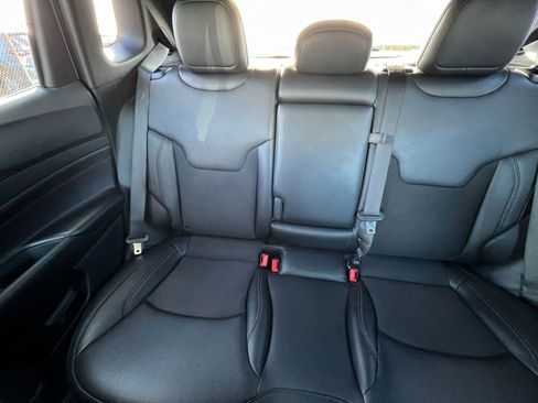 Used 2025 Jeep Compass Trailhawk image 38