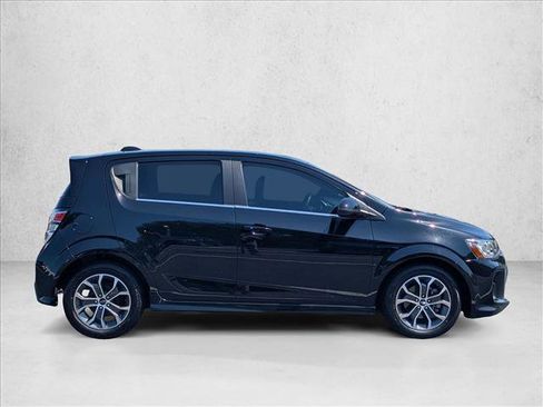 Used 2020 Chevrolet Sonic LT w/ Convenience Package FWD image 4