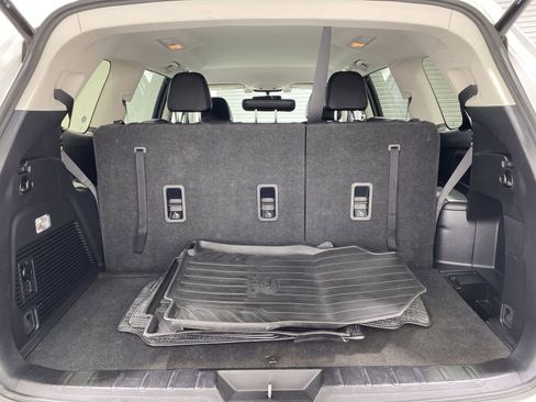 Used 2022 Subaru Ascent Limited image 23