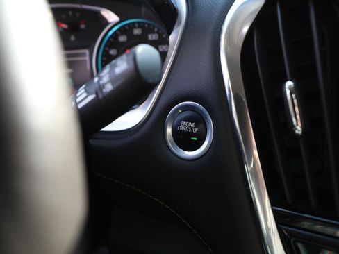 Used 2018 Chevrolet Traverse LT image 23