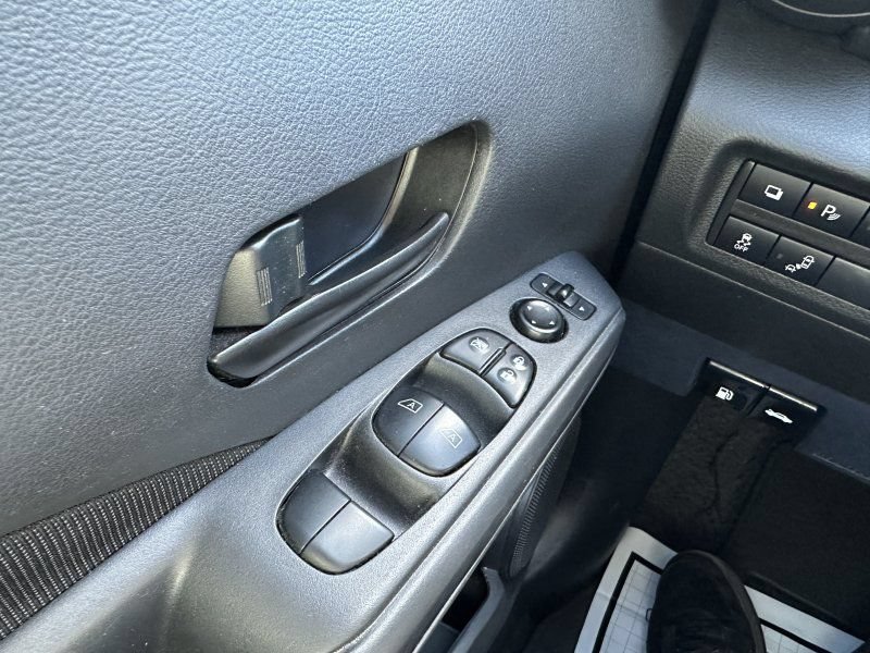 Used 2021 Nissan Kicks S FWD image 20
