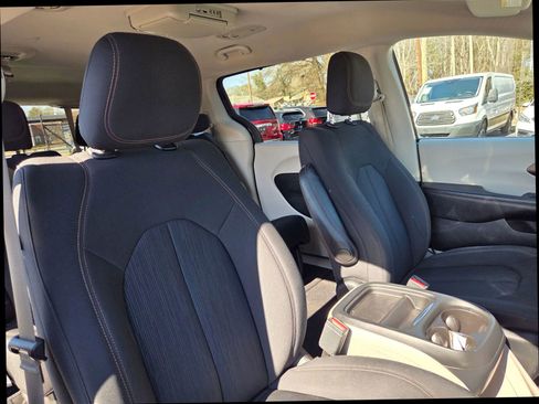 Used 2018 Chrysler Pacifica Touring Plus w/ Tire & Wheel Group image 25