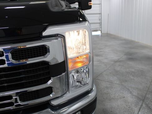 Used 2024 Ford F250 XLT image 13
