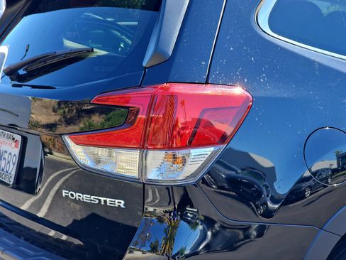 Used 2024 Subaru Forester Limited w/ Convenience Package AWD/4WD image 11