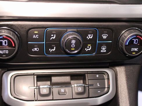 Used 2022 GMC Acadia SLE image 30