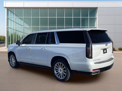 Used 2022 Cadillac Escalade ESV Premium Luxury w/ Performance Package image 7