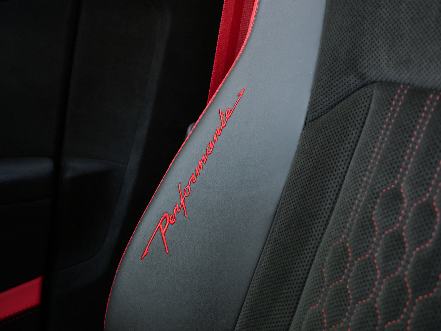 Used 2024 Lamborghini Urus Performante AWD/4WD image 24