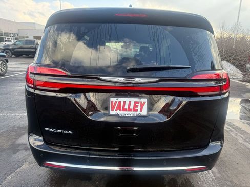 New 2026 Chrysler Pacifica Select FWD image 4