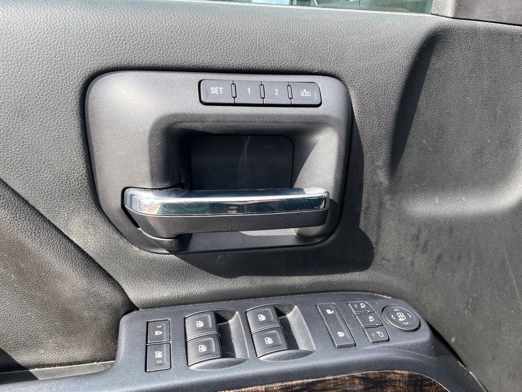 Used 2016 GMC Sierra 2500 Denali w/ Duramax Plus Package AWD/4WD image 10