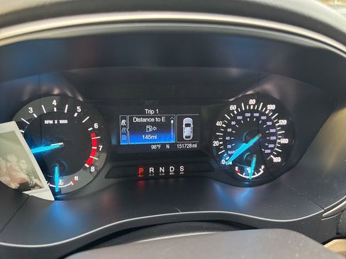 Used 2015 Ford Fusion SE image 5