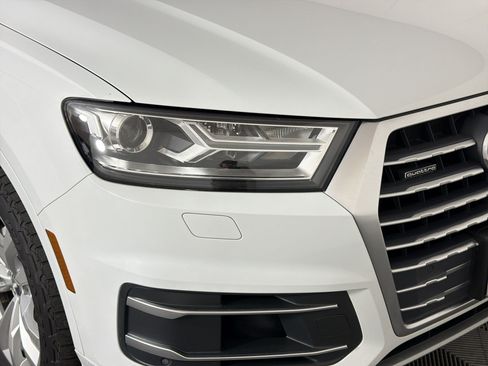 Used 2018 Audi Q7 3.0T Premium Plus w/ Premium Plus Package AWD/4WD image 11