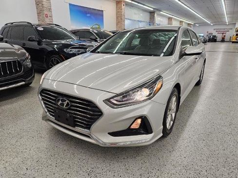 Used 2018 Hyundai Sonata SE FWD image 1