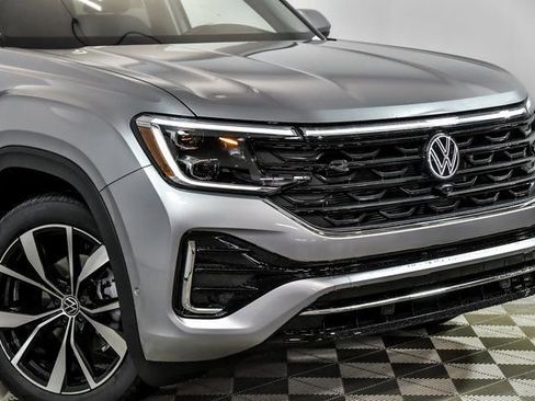 New 2026 Volkswagen Atlas SEL Premium R-Line AWD/4WD image 2