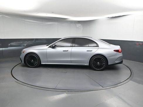 Used 2024 Mercedes-Benz E 350 4MATIC Sedan image 2