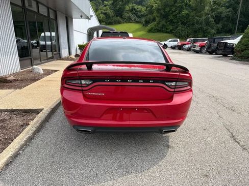 Used 2015 Dodge Charger SXT RWD image 6