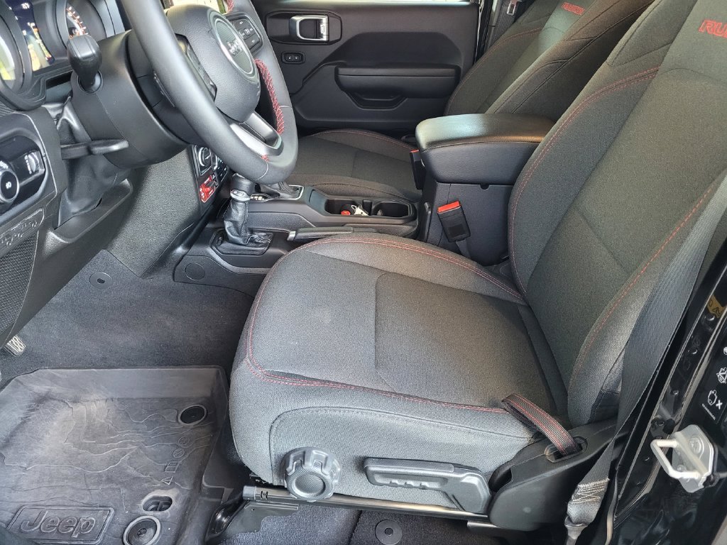 Used 2024 Jeep Wrangler Unlimited Rubicon AWD/4WD image 12