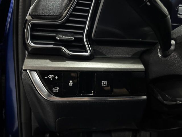 Used 2023 Kia Sportage X-Line w/ X-Line Premium Package AWD/4WD image 18
