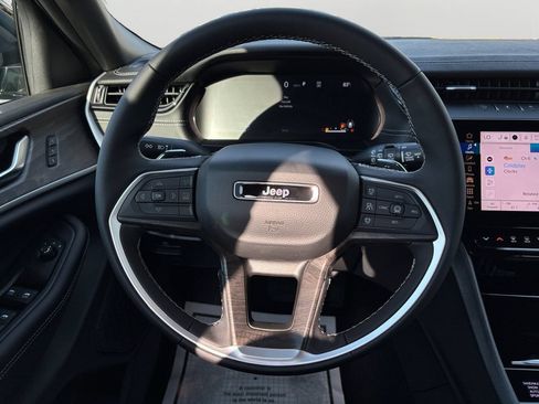 New 2026 Jeep Grand Cherokee L Limited w/ Luxury Tech Group II AWD/4WD image 19