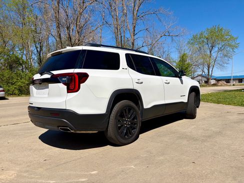 Used 2023 GMC Acadia SLE w/ Driver Convenience Package FWD image 8