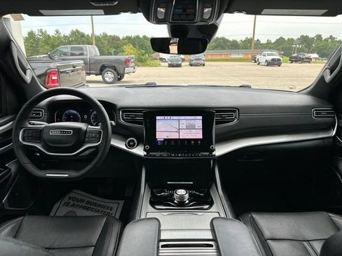 Used 2023 Jeep Wagoneer Series II RWD image 41