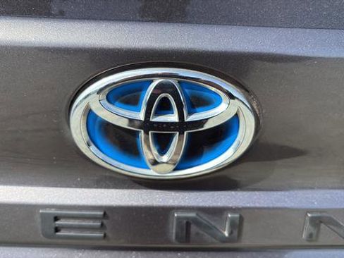 Used 2021 Toyota Sienna XLE AWD/4WD image 13
