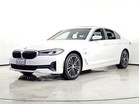 Used 2023 BMW 530e 530e iPerformance w/ Convenience Package image 2